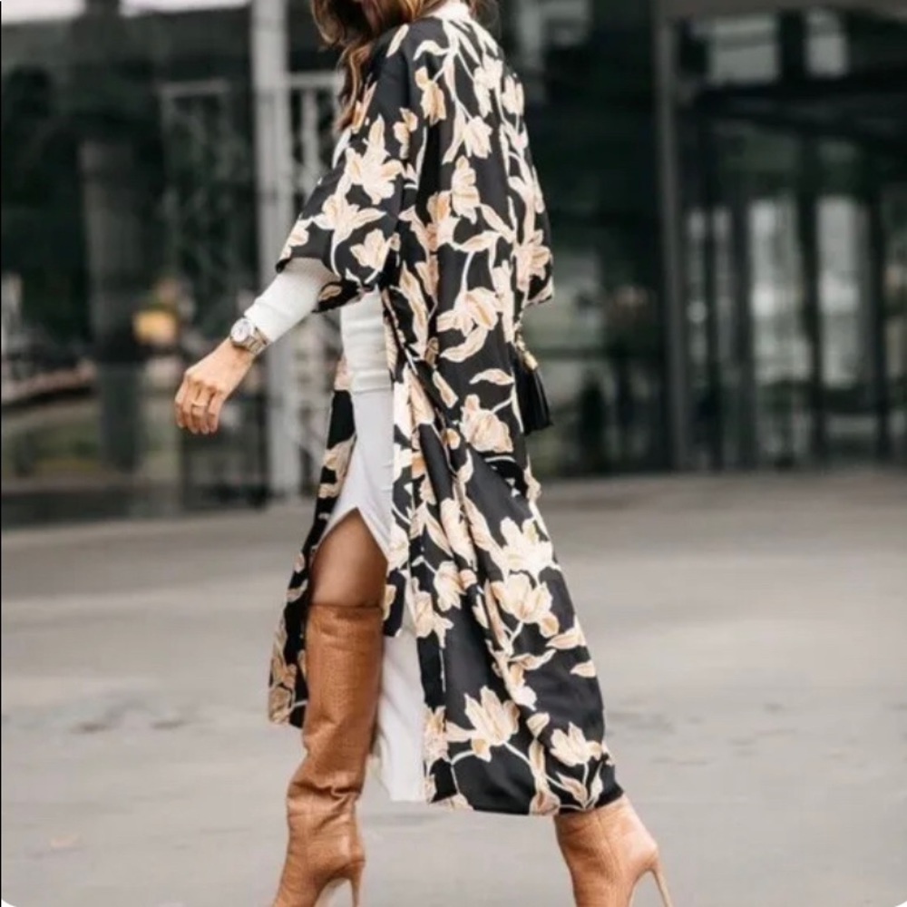 Maison Du Soir Selena Kimono S/M Black Gold Flora… - image 1